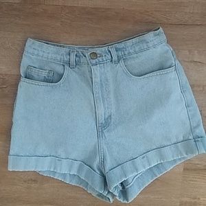 HIGH WAISTED DENIM SHORTS